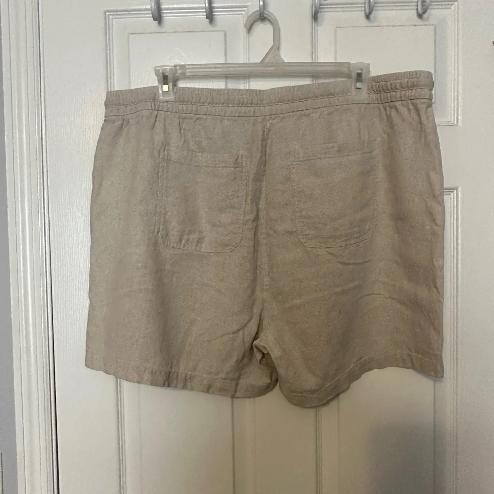Old Navy shorts - Picture 3 of 3